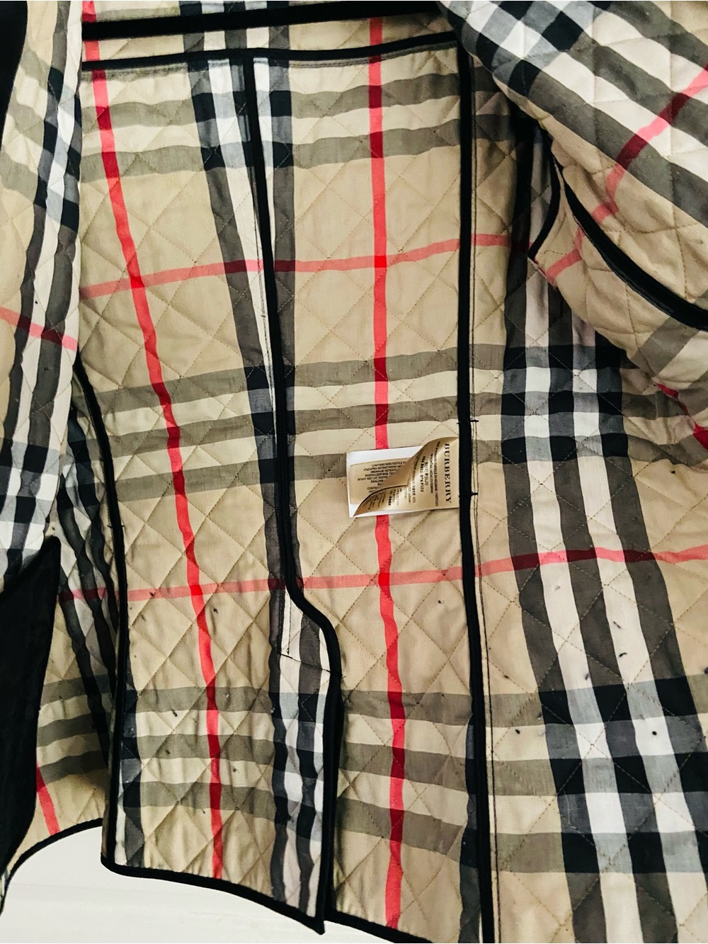 Burberry Diamond Quilted Barn Jacket Black w/Burberry Plaid lining . - Picture 3 of 12